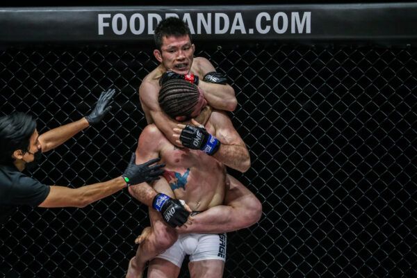 Japanese MMA fighter Shinya Aoki submits James Nakashima with a neck crank at ONE: UNBREAKABLE
