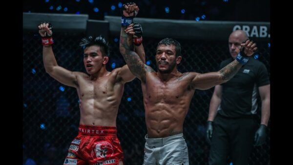 4 minutes of joshua pacio battling alex silva 600x338