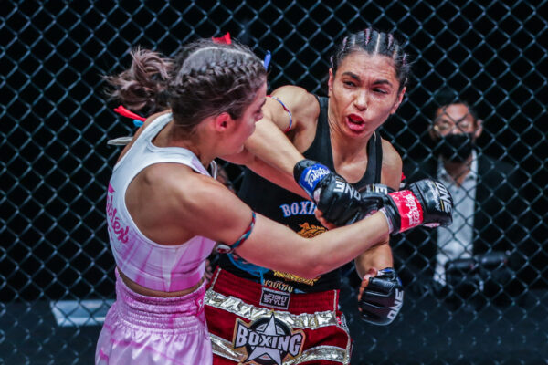 Janet Todd fights Alma Juniku at ONE: FISTS OF FURY III