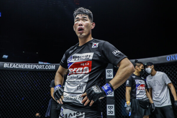 Pictures from Eddie Alvarez vs. Ok Rae Yoon from "ONE on TNT IV"