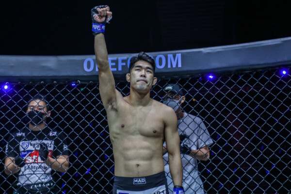 Pictures from Eddie Alvarez vs. Ok Rae Yoon from "ONE on TNT IV"