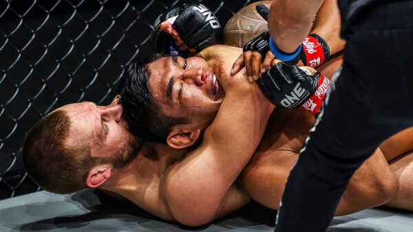 reinier de ridder chokes out aung la n sang 600x338