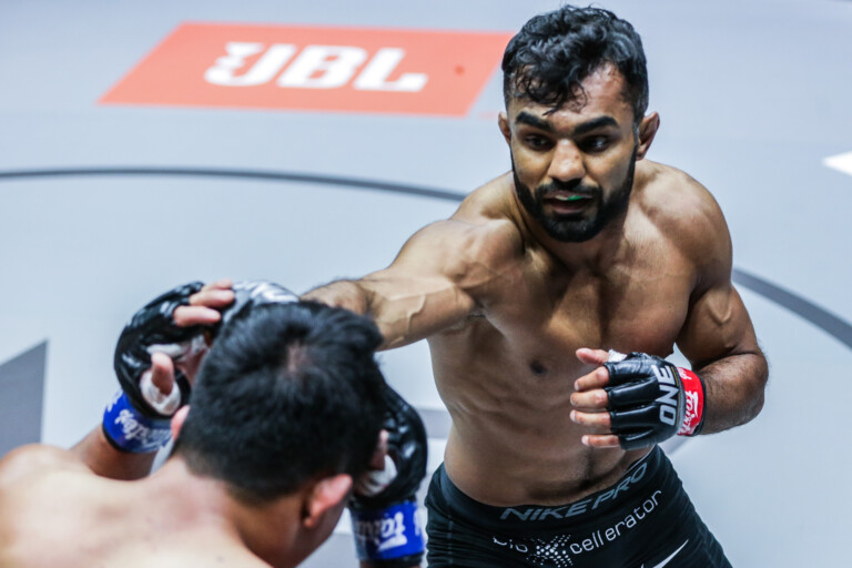 Scenes from the all-Indian clash between Gurdarshan Mangat and Roshan Mainam at ONE: DANGAL on 15 May