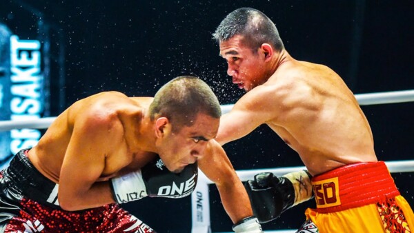the first ever boxing fight in one was madness 600x338