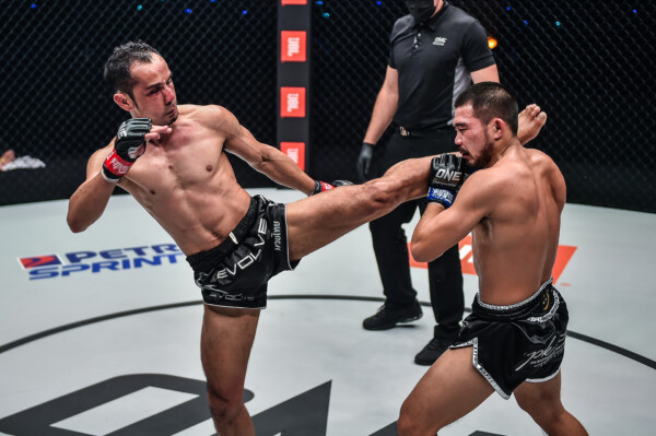 Pictures from the ONE Muay Thai Strawweight World Title fight between Sam-A and Prajanchai