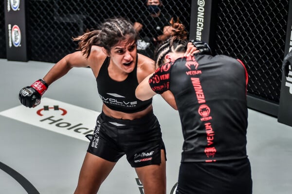 Pictures from the bout between Ritu Phogat and Lin Heqin at ONE: BATTLEGROUND