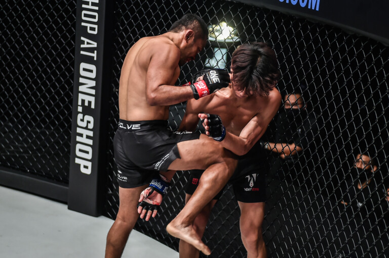 Pictures from the bout between Dejdamrong and Banma Duoji at ONE: BATTLEGROUND III