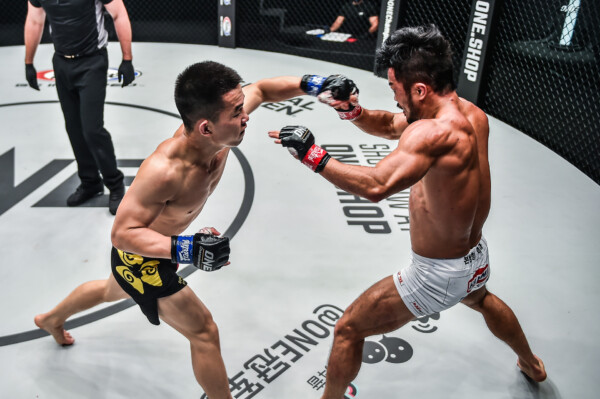 Pictures from the bout between Xie Wei and Dae Hwan Kim at ONE: BATTLEGROUND III