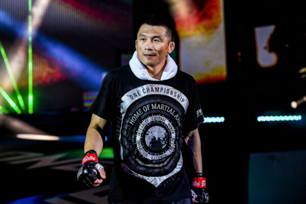 Pictures from the lightweight showdown between Eduard Folayang and Zhang Lipeng at ONE: BATTLEGROUND II