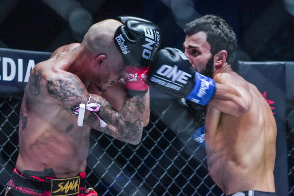 Chingiz Allazov punches Samy Sana