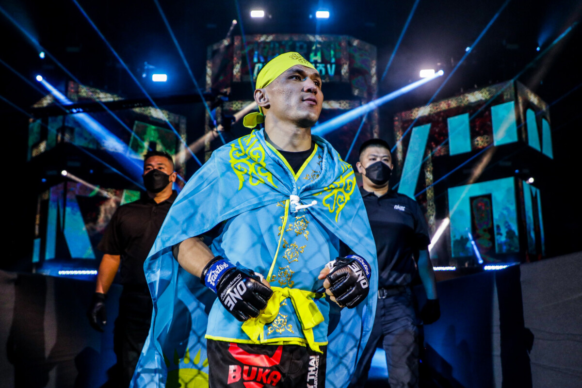 Pictures from the main event tilt between Kairat Akhmetov and Danny Kingad from ONE: WINTER WARRIORS II