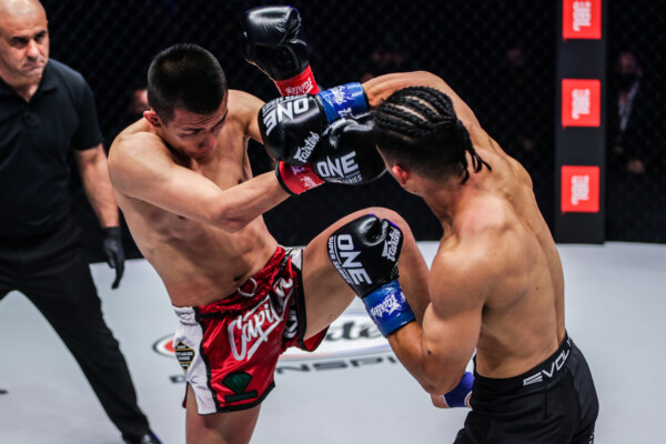 Hiroki Akimoto vs. Capitan Petchyindee - Bantamweight Kickboxing World Championship - ONE X