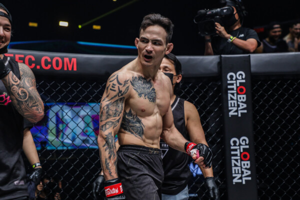 Thanh Le successfully defends the ONE Featherweight World Championship against Garry Tonon at ONE: LIGHTS OUT