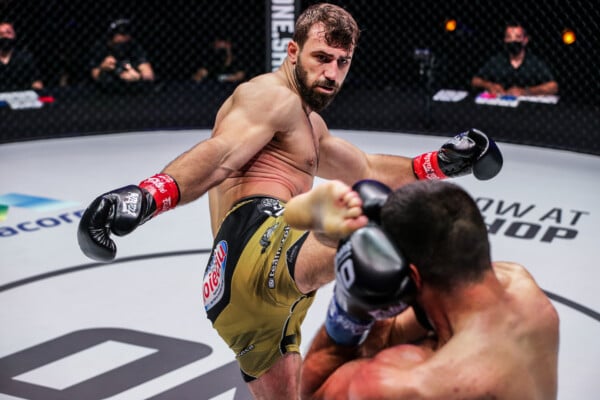 Andre Stoica throws a kick at Giannis Stoforidis at ONE 156
