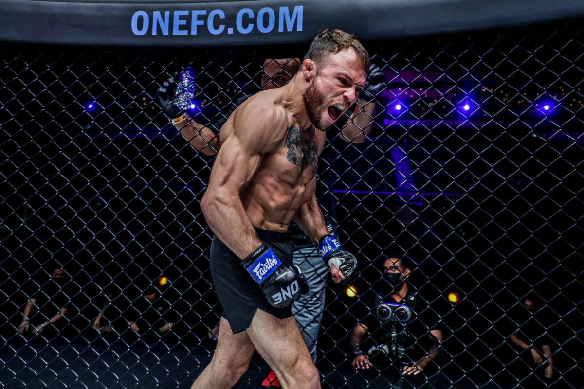 Jarred Brooks beats Bokang Masunyane via submission at ONE 156