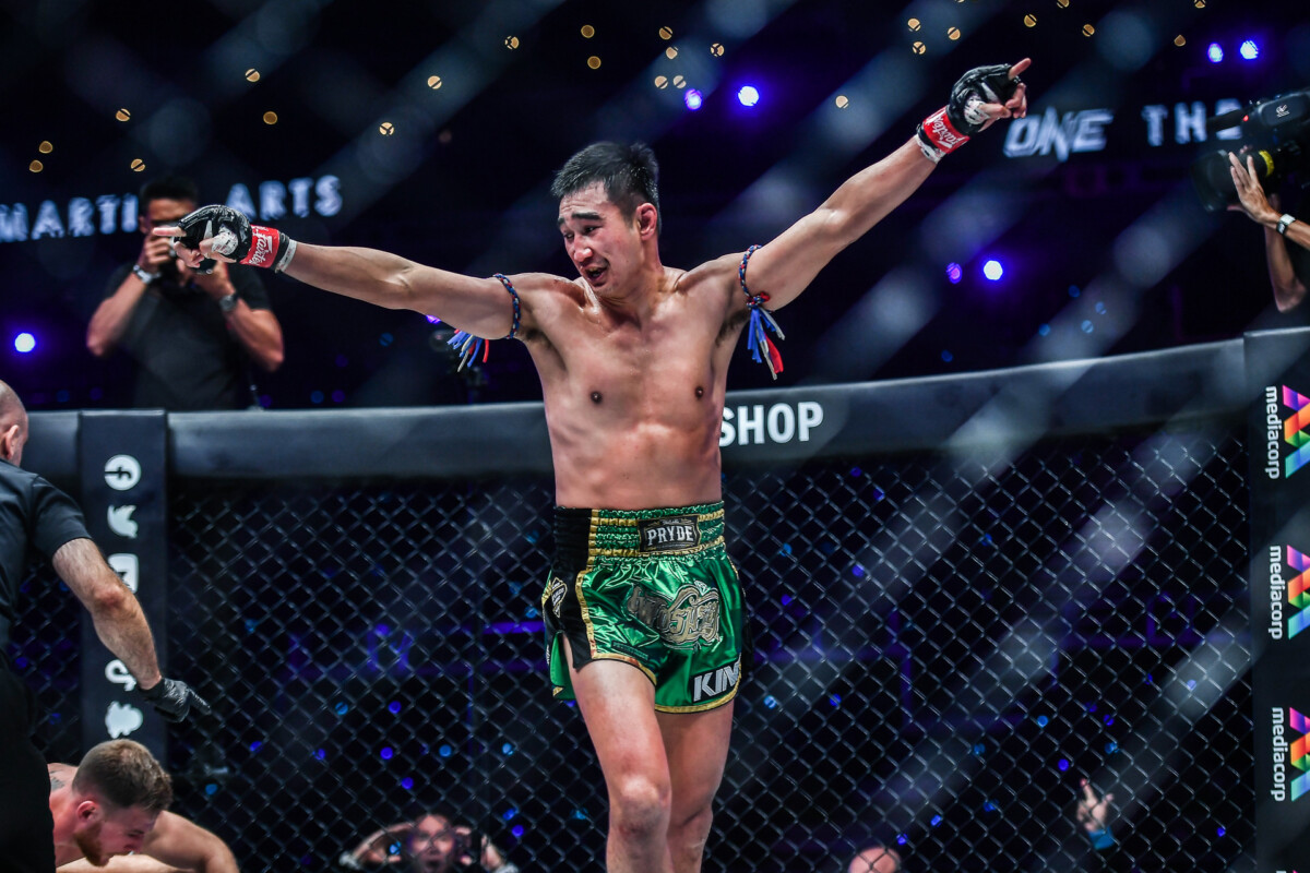 Petchmorakot Petchyindee drops Jimmy Vienot at ONE 157