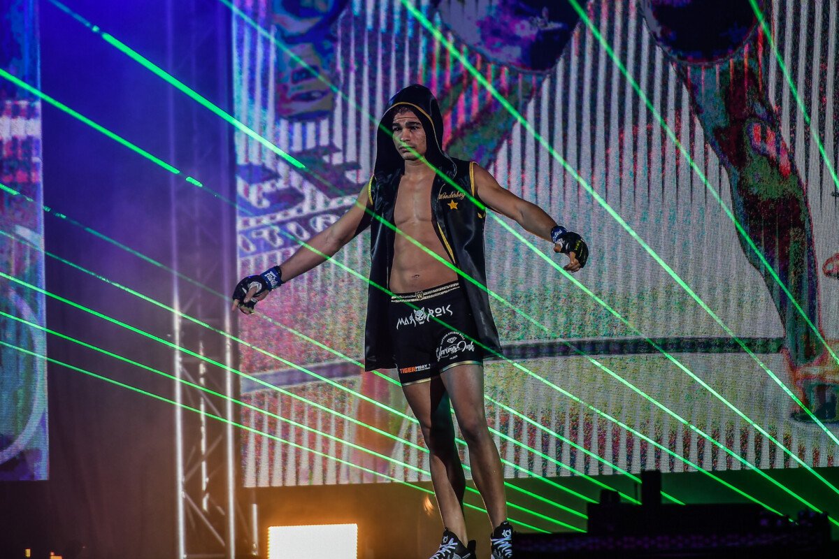 Fabricio Andrade walks out at ONE 158