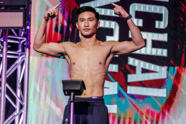Tawanchai PK.Saenchai weighs in for his fight at ONE 158