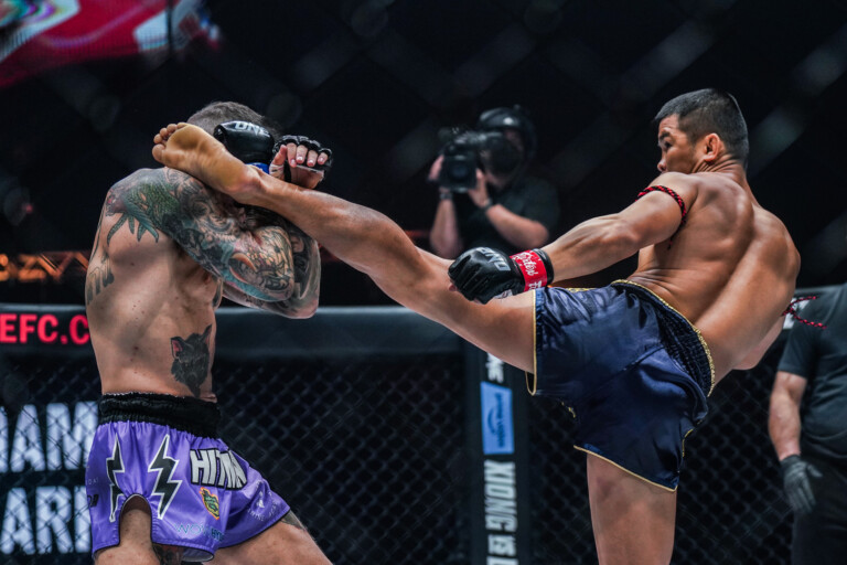 Nong-O Gaiyanghadao throws a head kick at Liam Harrison at ONE on Prime Video 1