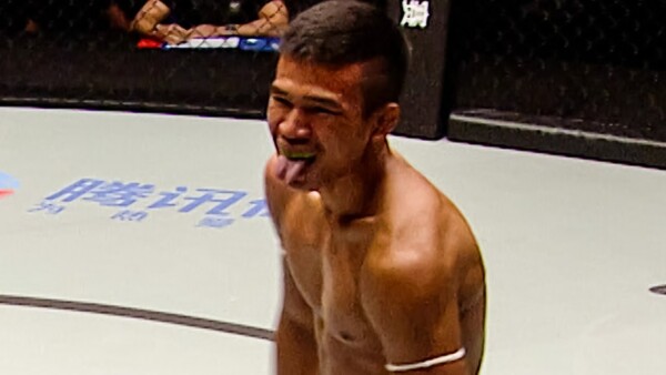 muay thai sensation superlek kiatmoo9 demolishes rui botelho 600x338