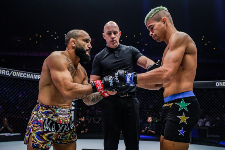 John Lineker touches gloves with Fabricio Andrade at ONE on Prime Video 3