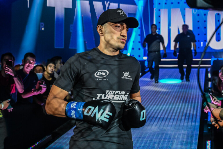 Tayfun Ozcan makes his way to the Circle at ONE on Prime Video 2