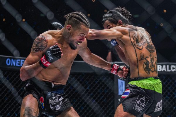 Regian Eersal clashes with Sinsamut Klinmee at ONE on Prime Video 3