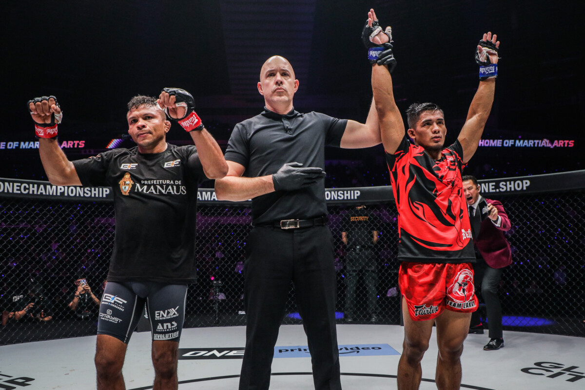 Stephen Loman beats Bibiano Fernandes