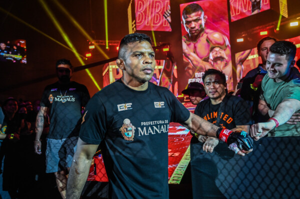 Bibiano Fernandes walks to the Circle