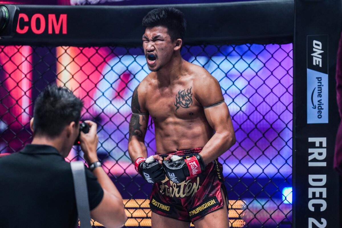 Rodtang Jitmuangnon yells inside the Circle