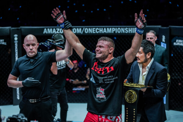 Anatoly Malykhin is declared winner against Reinier de Ridder at ONE on Prime Video 5