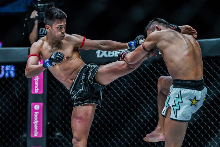 Panpayak Jitmuangnon kicks Superlek Kiatmoo9 at ONE 164