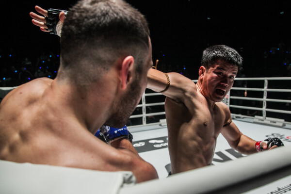 Pongsiri PK.Saenchai trades blows with Ferzan Cicek at ONE Friday Fights 2