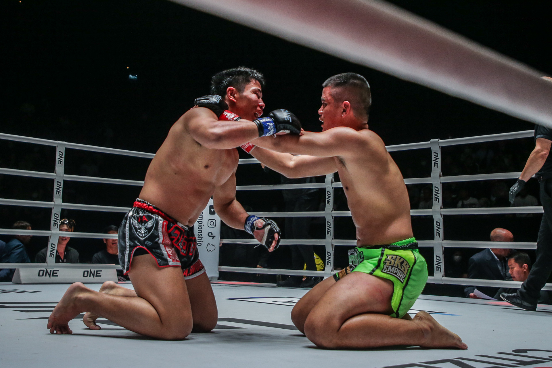 ET And Harrison Score Epic Knockouts, Superball Beats Kongklai Again At