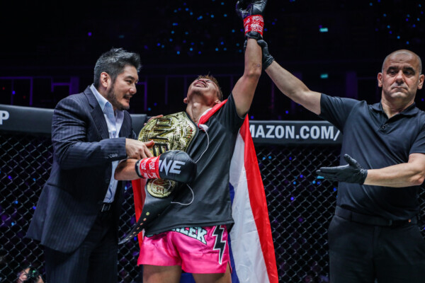 Superlek wins ONE Flyweight Kickboxing World Title belt at ONE Fight Night 6