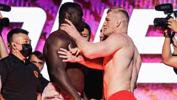 senegalese wrestler knocks out russian star reug reug vs gazzaev 600x338