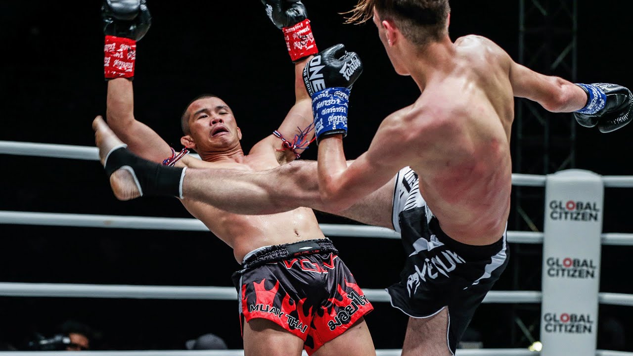 the epic muay thai war between nong o brice deval