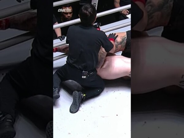 allisson barbosa debuts with a submission win against elliot compton 600x450