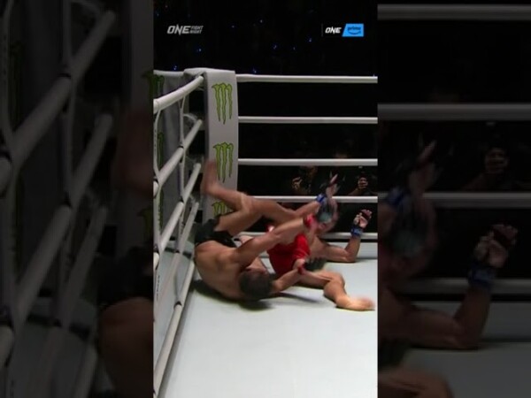 an insane heel hook attempt ends this flyweight firefight 600x450