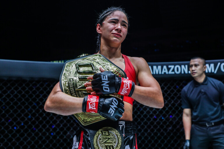 Allycia Hellen Rodrigues Janet Todd ONE Fight Night 8 61