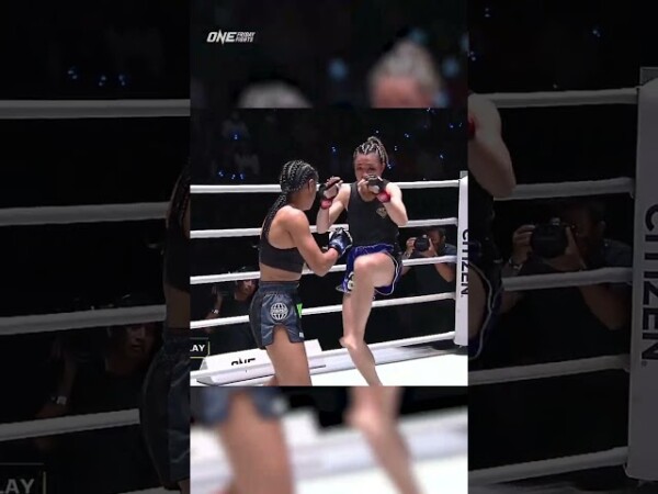Yu Yau Pui  styles on Devina Martin en route to a third round TKO!