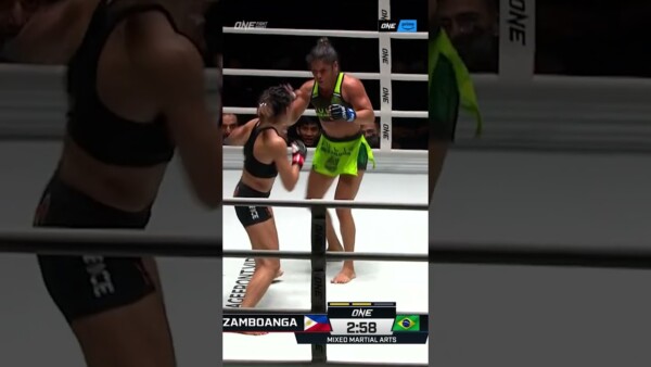 Denice Zamboanga  LIGHTS UP Julie Mezabarba en route to a unanimous decision win!