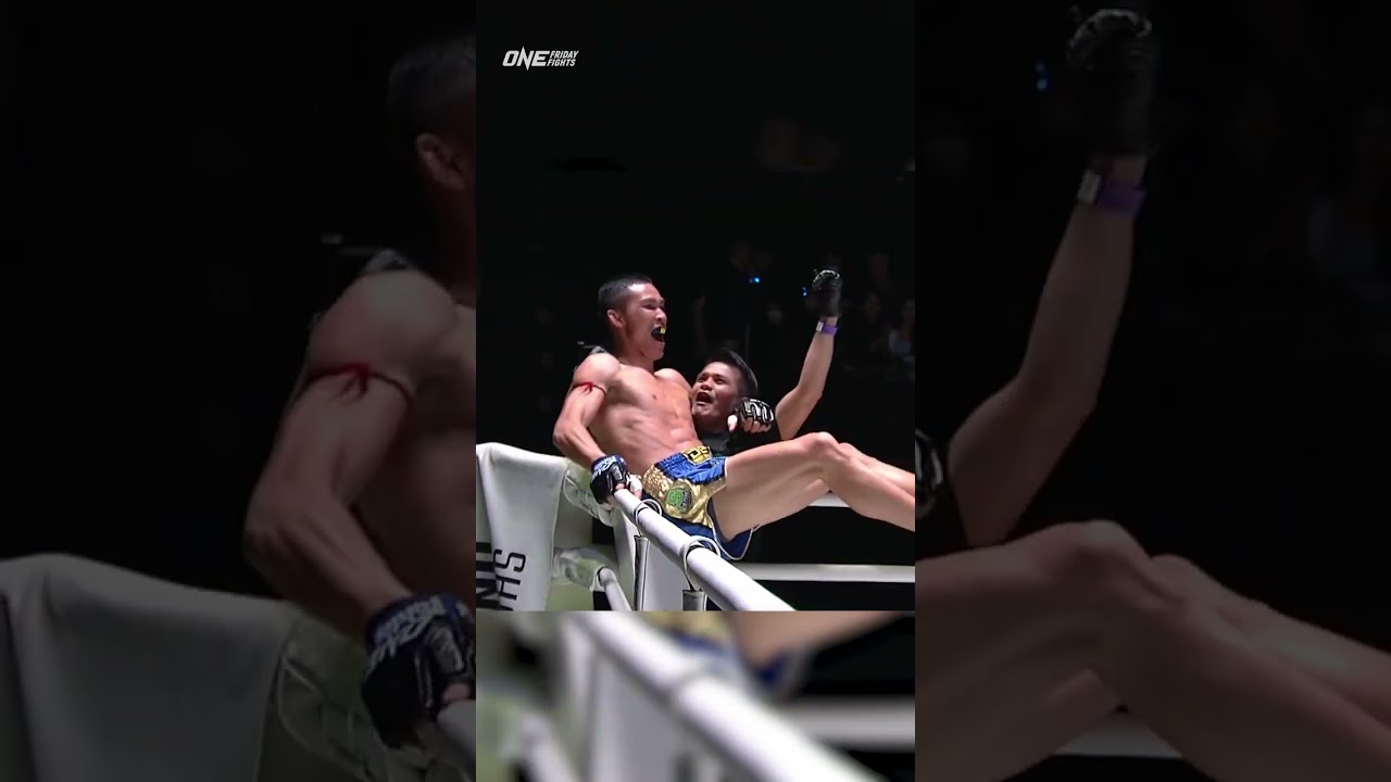 ET ices Apiwat with a FLYING KNEE out of nowhere!