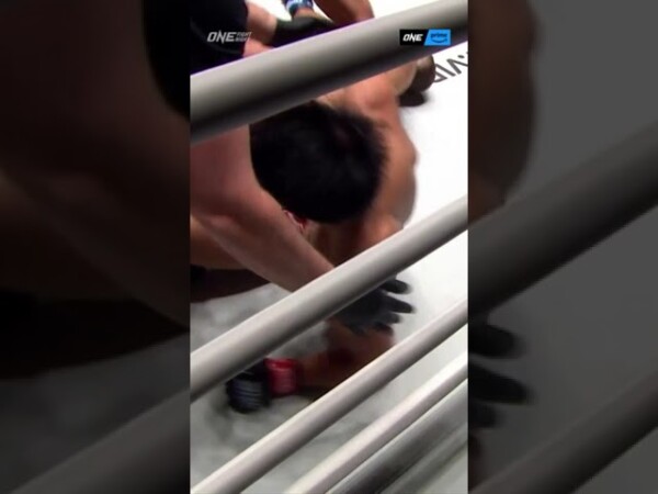 Jhanlo Mark Sangiao  kicks off #ONEFightNight9 with a NASTY kneebar submission!
