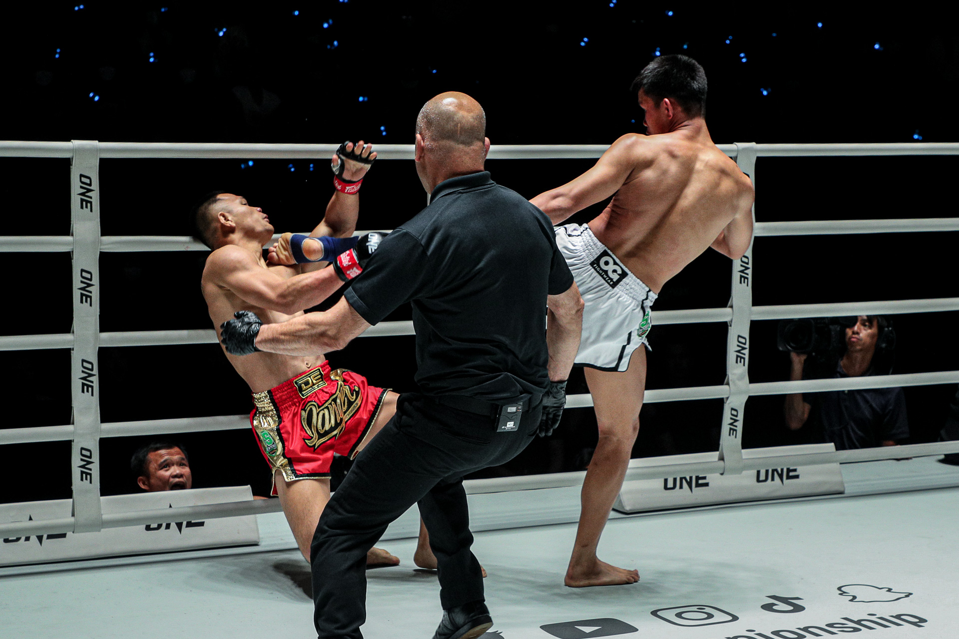 Jaising Sitnayokpunsak Denpayak Detpetchsrithong ONE Friday Fights 15 48