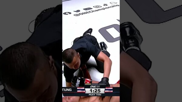 Samurai  cuts down Petkuntung with a short right hand for the first round KO!