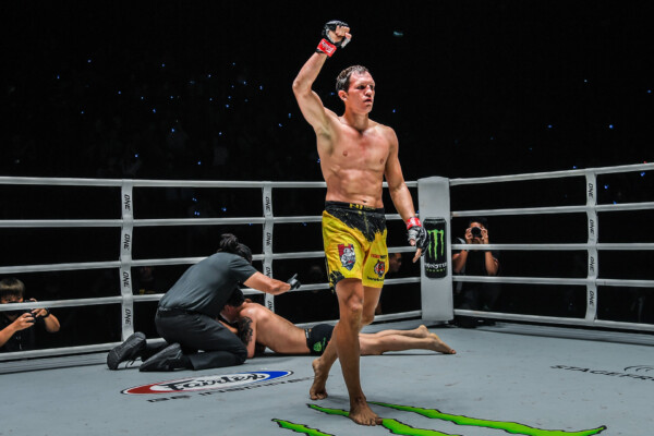 Ilya Freymanov Shinechagtga Zoltsetseg ONE Fight Night 11 42