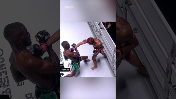 Rittidet  hits Jalill Barnes on the button for a STUNNING third round KO!