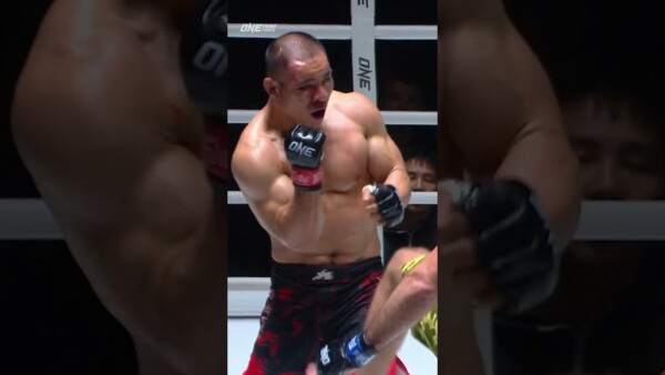 Shamil Erdogan  folds Fan Rong with a body kick to start ONE Friday Fights 22!