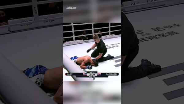 Aliff  flattens Ratchadej with a left hand in under a minute! ⚡️